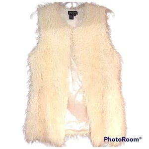 Prosper & Devine Women's Faux Fur Vest